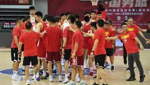 媒体人：中国男篮只要正常发挥 大概率战胜新西兰 挺进亚洲杯决赛