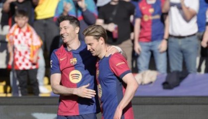 mk体育-轮换巴萨豪取9连胜，莱万老当益壮不让最佳射手