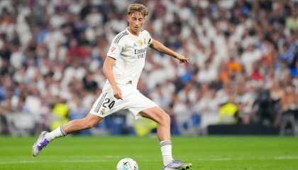 阿斯：皇马新赛季后防进步明显，米利唐和赫伊森将是主力中卫搭档