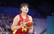 mk体育-中国女篮81-68！李月汝戴护膝原因曝光，媒体人：韩旭作用比她大